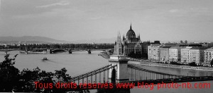 Budapest : vue sur le Danube et le Parlement