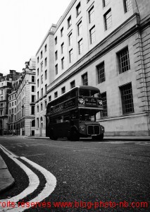 Ancien bus anglai à deux étages - Londres, Angleterre.