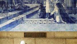 Photo couleur des azulejos de la gare de Porto - Portugal