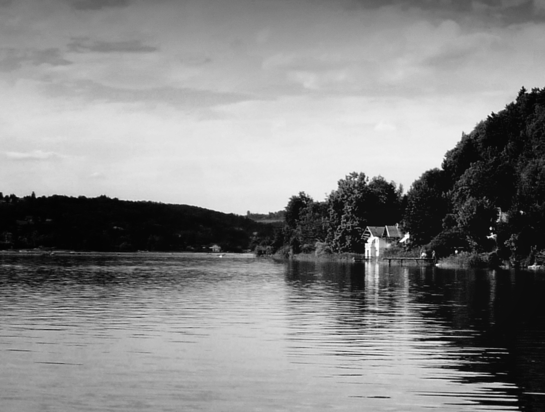 Photo noir et blanc du lac d'Aiguebelette, Isère