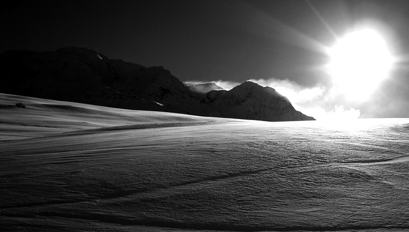 Photo noir et blanc de la montage à la station de ski Les Arcs, Savoie