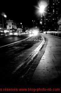 London by night, en attendant le bus - Londres, Angleterre