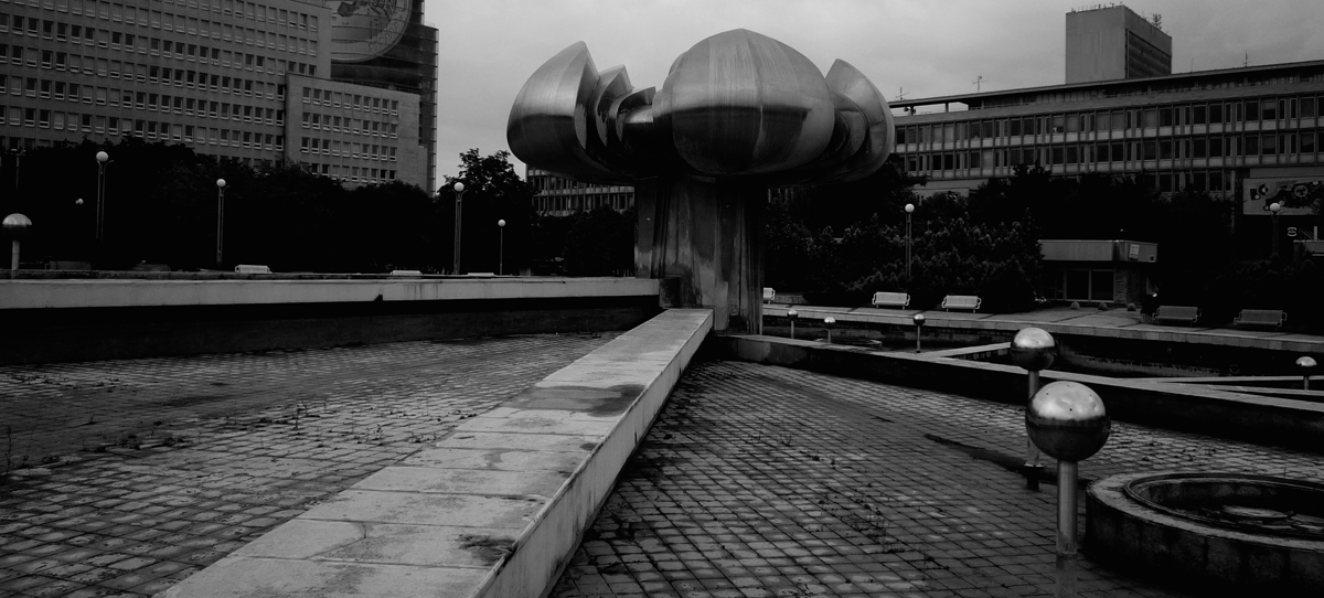 Photo noir et blanc d'une place à Bratislava, Slovaquie