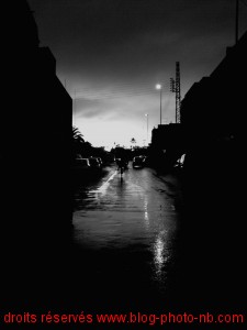 Marrakech, derrière la médina - ruelle sous la pluie après l'orage