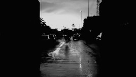 Photo noir et blanc de Marrakech sous la pluie - Maroc