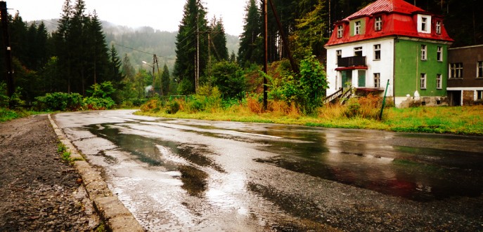 Photo couleur de l'entrée dans les Carpates, Pologne