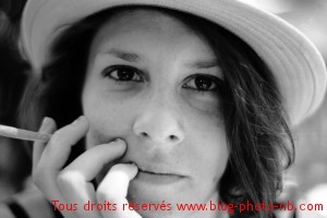 Portrait de fille avec un chapeau