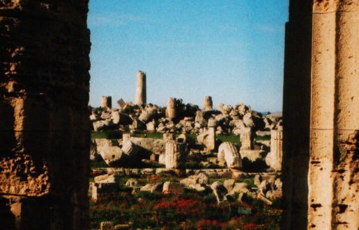 Photo couleur temple romain d'Agrigente - Sicile