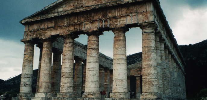 Photo couleur du temple romain de Segeste - Sicile